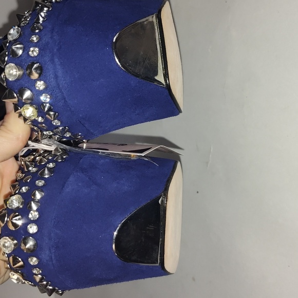 Blue ZigiNY Black Label Brink Studded Platform Pumps Stiletto Size 7 - Picture 2 of 16